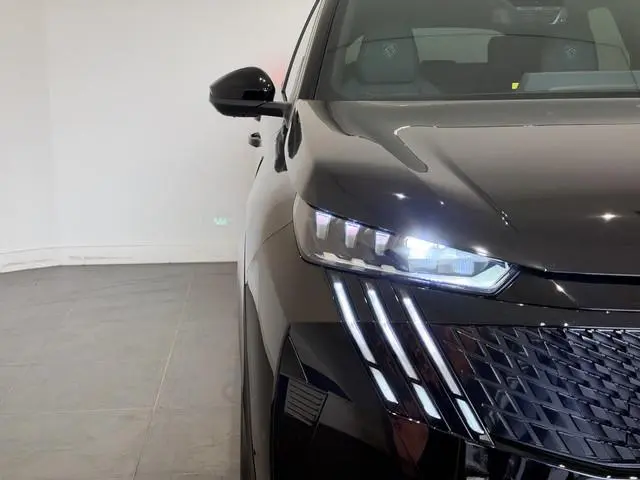 Peugeot e-3008