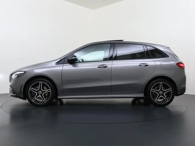 Mercedes-Benz B-klasse 250 e Business Solution AMG | Pano | Keyless | Sfeerverlichting