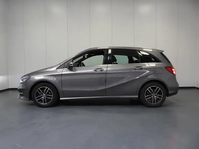 Mercedes-Benz B-Klasse B200 Prestige NAVI/CAMERA/LED/TREKH./16"LMV!