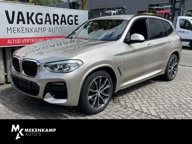 BMW X3 xDrive30e High Executive M Sport 20"/Trekhaak/Adaptieve cruise/360 camera/HiFi/Keyless/Stoelv...
