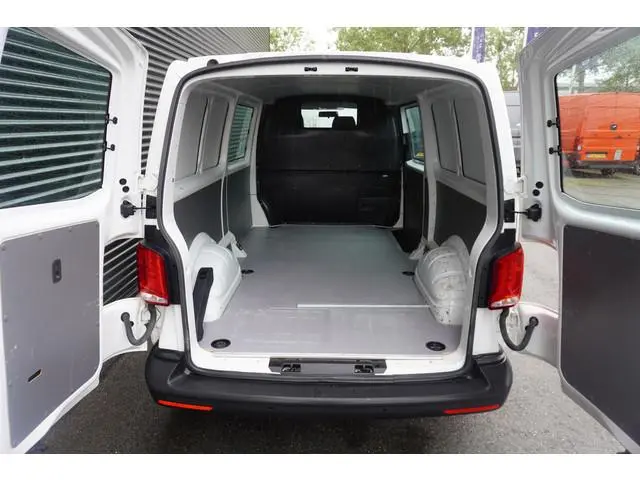 Volkswagen Transporter 110pk L2H1 Navigatie Achterdeuren Apple carplay LED Camera Parkeersensoren  A...