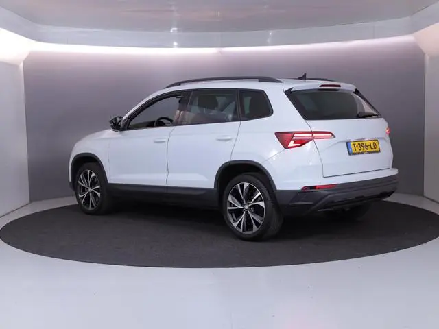 Skoda Karoq 1.5 TSI ACT Business Edition 150 pk Automaat (DSG) | Navigatie | Trekhaak (wegklapbaar)...