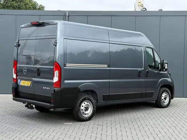Opel Movano 2.2D 120 PK / L2H2 / ** NIEUW BPM VRIJ ** / TREKHAAK / CAMERA / 3-ZITS / ECC / LED / CRU...