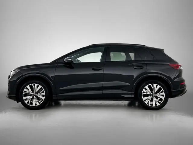Audi Q4 e-tron 40e Advanced edition 150KW / 77 kWh / Trekhaak / Matrix-Led / Lmv 19"/ Apple Carplay...