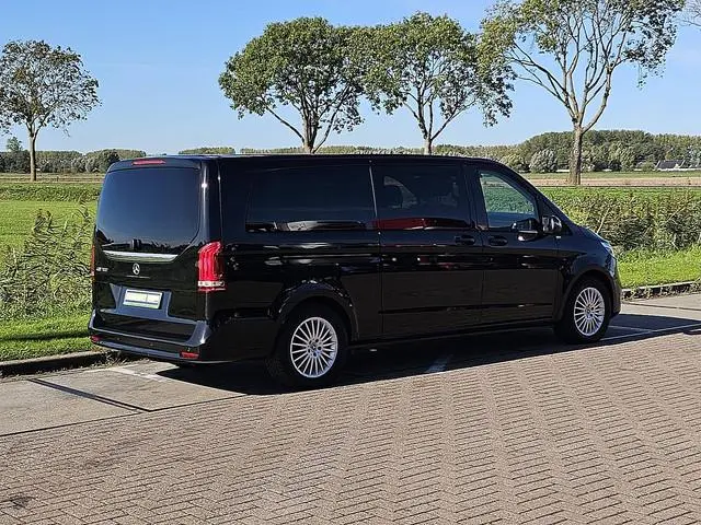 MERCEDES-BENZ EQV 300 ExtraLang L3 8 Persoons 2x Elektrische Schuifdeur LED PDC Airco Mbux Navi Crui...