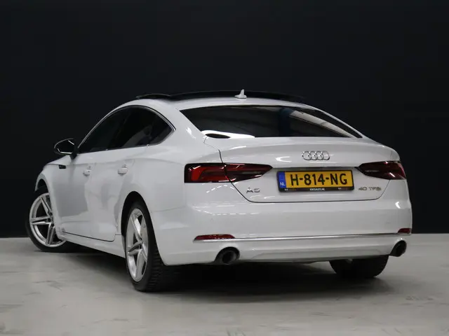 Audi A5 Sportback 40 TFSI S Line Sport [SCHUIFKANTELDAK, STUURVERWARMING, STOELVERWARMING, PDC V+A,...