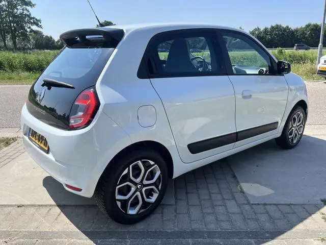 Renault Twingo 1.0 SCe Equilibre / Lage KM / Apple Carplay - Android Auto / Stoelverw. / Parkeerhulp...