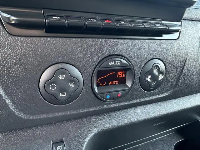 Nissan NV400