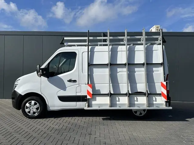 Nissan NV400 2.3 dCi 136 PK / GLASRESTEEL / L1H1 / IMPERIAAL / TREKHAAK / CAMERA / NAVI / ECC / CRUI...