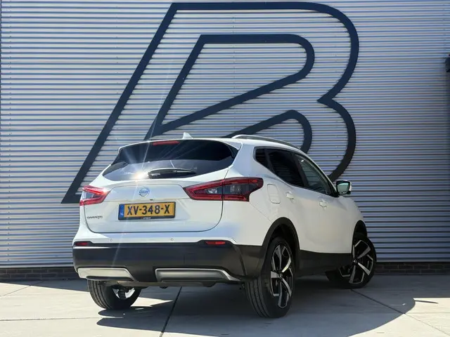 Nissan Qashqai 1.3 DIG-T Tekna + 2e Eigenaar|Navi|Pano||Cruise|Camera|Carplay|Clima|Stoelverw|N.A.P|...