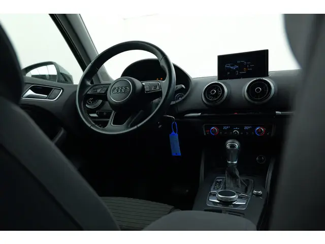 Audi A3 Sportback 35 TFSI CoD Design Pro Line Plus | Automaat | Stoelverwarming | Cruise control