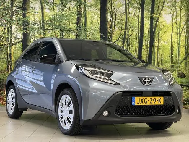 Toyota Aygo X 1.0 VVT-i MT Play | Achteruitrijcamera | Apple Carplay | Stoelverwarming | Regensensor...