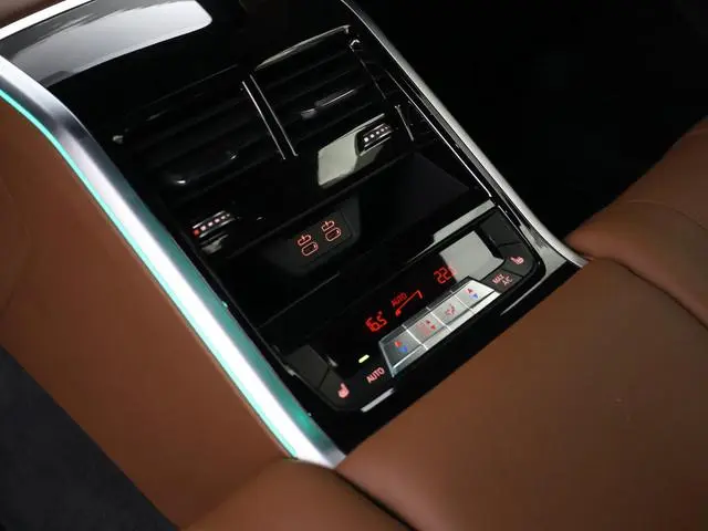 BMW M8