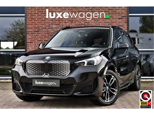 BMW iX1 xDrive30 M-Sport Pano ACC Trekh E-zetels HUD H/K Massage