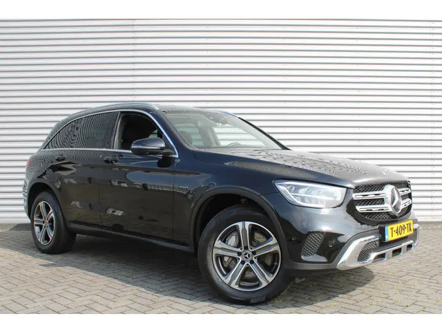 Mercedes-Benz GLC 300e 4MATIC | Plug-in | 320PK | Adap. Cruise | Rondom camera | 18" LM | Parkeerpak...