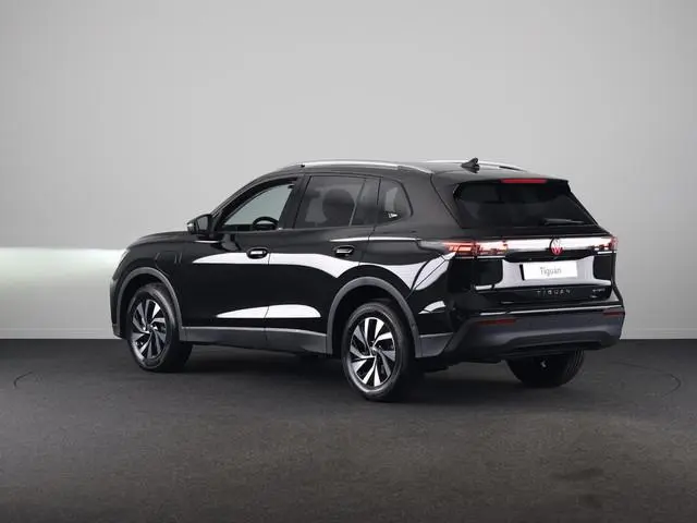 Volkswagen Tiguan Life Edition 1.5 eHybrid 150 kW / 204 PK SUV 6 Versnellingen |