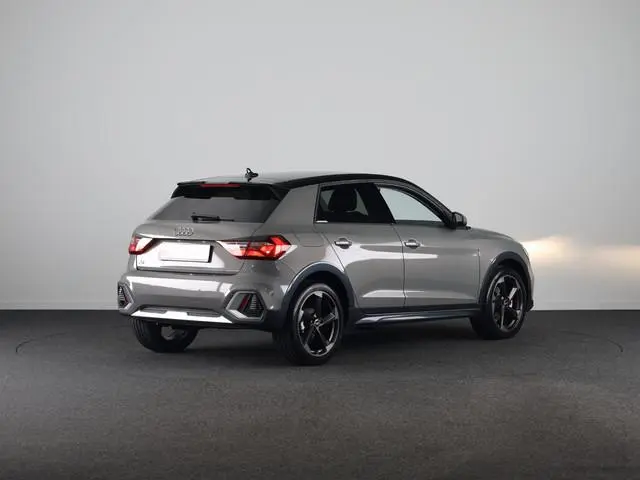 Audi A1 allstreet 30 TFSI Advanced edition 116pk | Lederen bekleding | Sonos | Stoelverwarming | App...