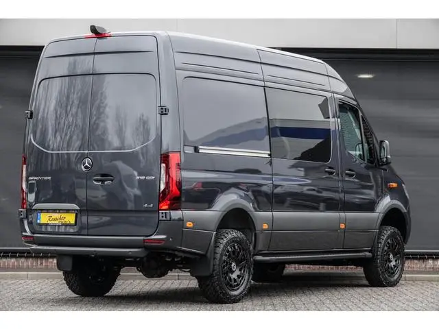 Mercedes-Benz Sprinter 4x4 319Cdi 190Pk 9G-tronic | L2H2 | Dubbele Cabine | 2x Schuifdeur | 4WD | AW...