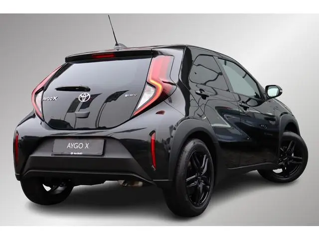 Toyota Aygo X Hybrid 115 Play. Apple Carplay, Extra Getint glas, Android Auto, Adaptieve cruise cont...