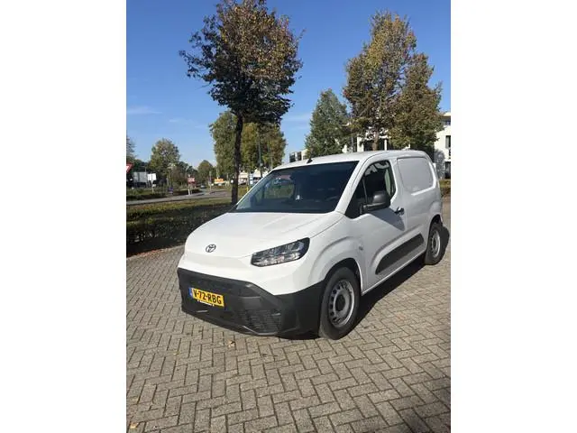 Toyota PROACE CITY Electric Challenger L1 50 kWh 136pk | Airco | Camera | Carplay | Cruise | 