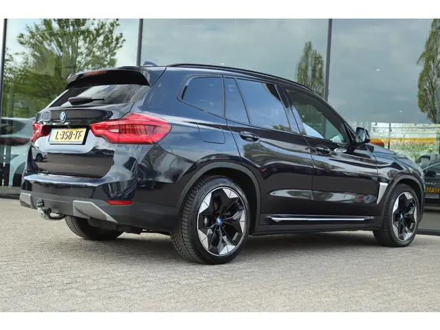 BMW iX3 HIGH EXECUTIVE 80KWH SHADOWLINE SOH 99,7% | PANO | TREKHAAK | HUD | LEDER | HARMAN/KARDON |...