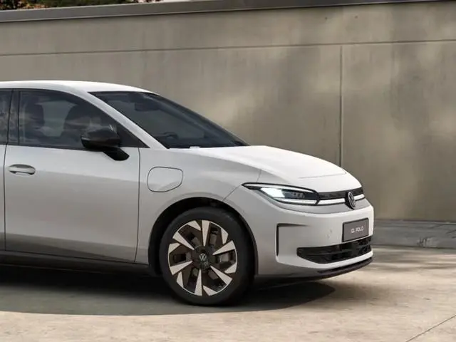 Volkswagen ID. Polo Life First Edition 52 kWh accu, 211 PK · Achteruitrijcamera · Draadloze telefoon...