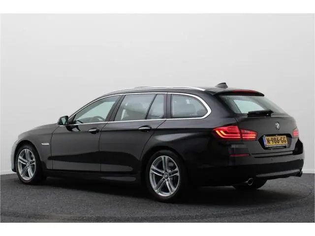 BMW 5-serie Touring 535i Luxury Edition Panoramadak, Camera, Standkachel, Leer, Xenon, Navigatie, Tr...