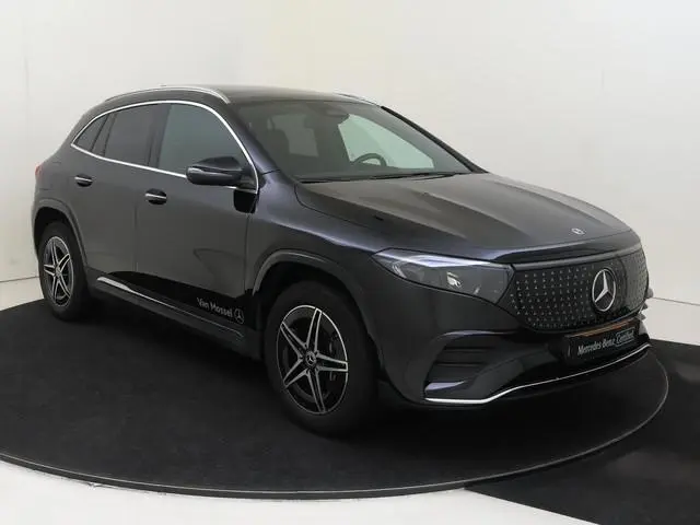 Mercedes-Benz EQA 250+ AMG Line 71 kWh / Panoramadak