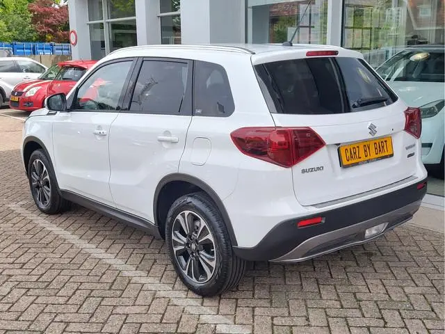 Suzuki Vitara 1.5 HYBRID STYLE AUTOMAAT Alcantara | Camera | Dodehoeksensoren