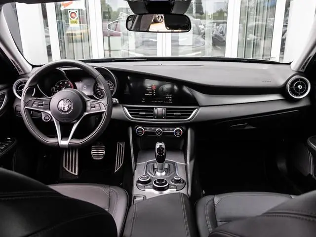 Alfa Romeo Giulia 2.0T Super | Xenon | 18" Velgen | BTW Auto |