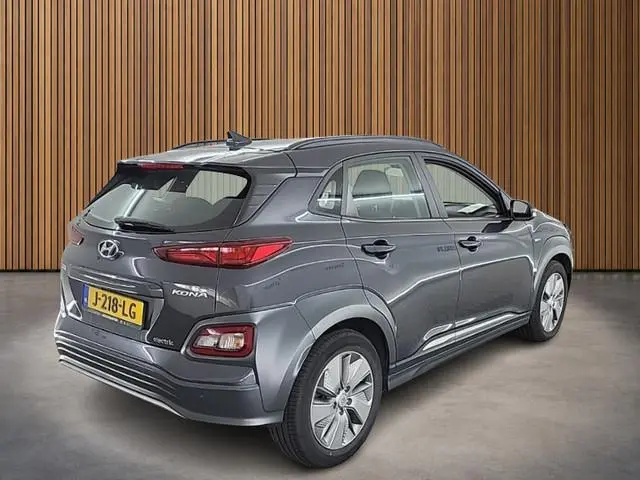 Hyundai Kona EV Comfort 64 kWh 3-Fase 1e-Eig. & Dealer-Onderh. BOVAG-Garantie. NL-Auto.