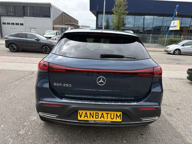 Mercedes-benz EQA 250 Business Solution Luxery