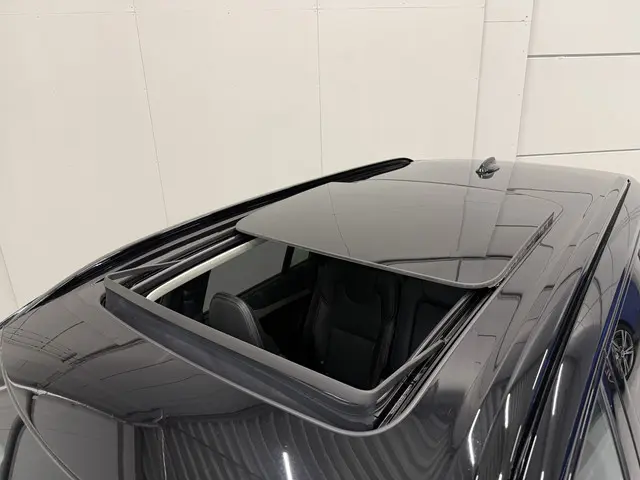 Volvo XC90 T8 Recharge AWD R-Design PANO/LUCHTVERING/TREKHAAK/HEAD-UP/GOOGLE/H&K/MASSAGE+VENTILATIE/...