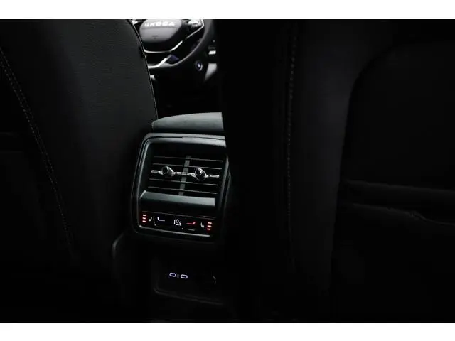 Skoda Kodiaq 1.5 TSI PHEV Sportline Business | WINTER PACK | PANORAMADAK | ACHTERBANKVERWARMING | TR...