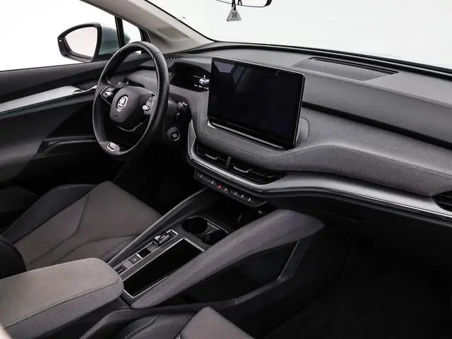 Skoda Enyaq 50  150pk · SOH 94,5% · Panoramadak · Apple/Android Car Play · Camera · Navigatie · Crui...