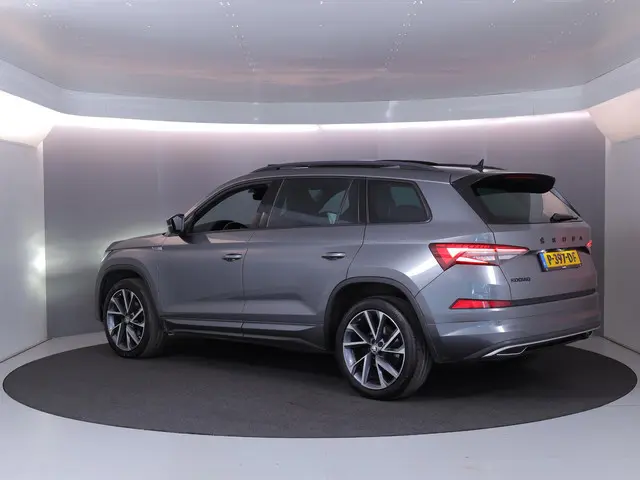 Skoda Kodiaq 1.5 TSI Sportline Business 150PK | Panorama dak | Trekhaak | Memory | Climate control |