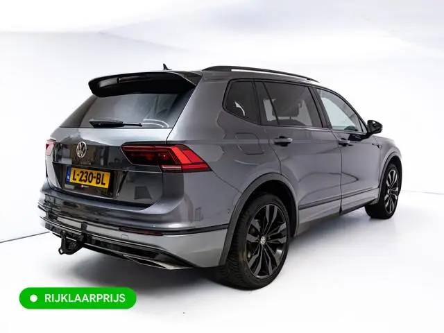 Volkswagen Tiguan Allspace 1.5 TSI Highline R-Line Buss. 7 persoons | Pano dak | Leer | Elec. trekha...
