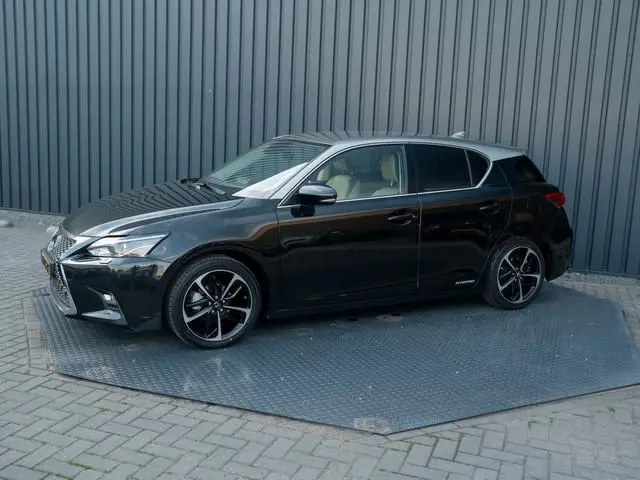 Lexus CT 200h Business Line Pro | Camera | Stoelverwarming | Leder | Bi-Tone | Keyless | Prijs Rijkl...