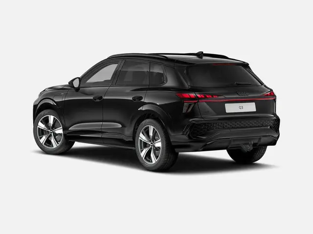 Audi Q3 1.5 200kW e-hybrid S edition 272 PK · Tech plus · Trekhaak Elek. wegklapbaar · Glazen panora...