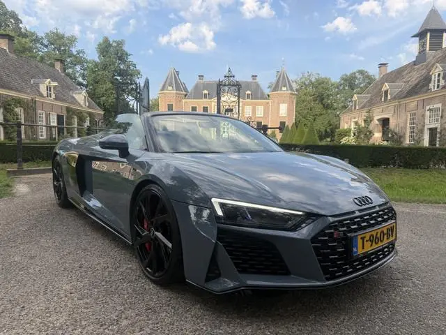 Audi R8