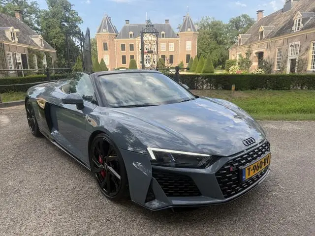 Audi R8