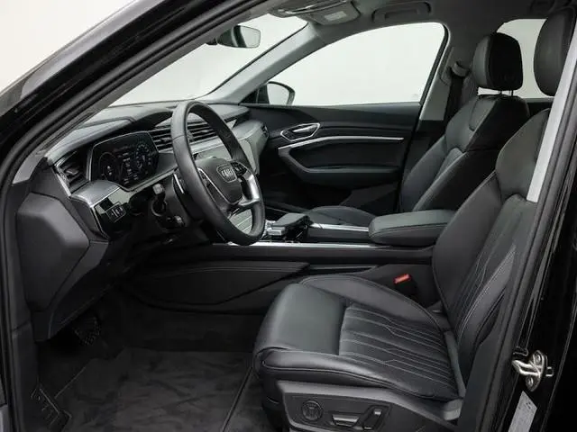 Audi Q8 e-tron 55 quattro Advanced Edition Plus 115 kWh 408pk | Panoramadak | Stoeverwarming voor en...