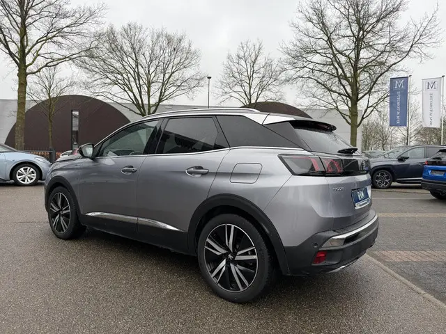 Peugeot 3008 1.6 HYbrid4 300 GT Pack Business 15.000 KM | UNIEKE KM-STAND | PLUG-IN HYBRIDE | PANORA...