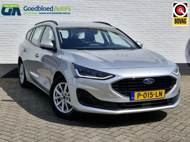 Ford Focus Wagon 100 PK Connected | Parkeersensoren voor + achter | LED verlichti
