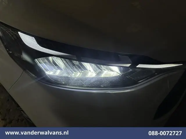 Ford Transit Custom 2.0 TDCI 136pk L2H1 Euro6 Airco | Camera | LED | Apple Carplay | Cruisecontrol A...