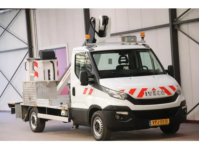 Iveco Daily 35S12 HOOGWERKER 13 METER LT130TB MET 3500 KG TREKVERMOGEN TREKHAAK
