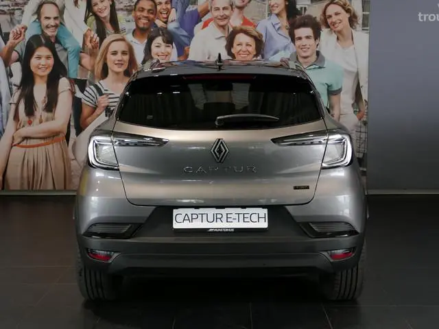 Renault Captur 1.8 E-Tech full hybrid 160 techno - Stoel en stuurverw - Adaptive cruise - Apple carp...