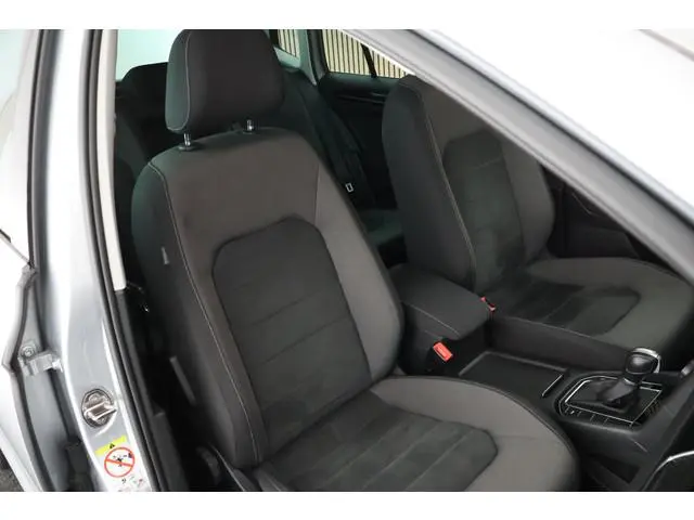 Volkswagen Golf Sportsvan 1.5 TSI ACT 130pk DSG Highline Trekhaak Camera LED Navigatie