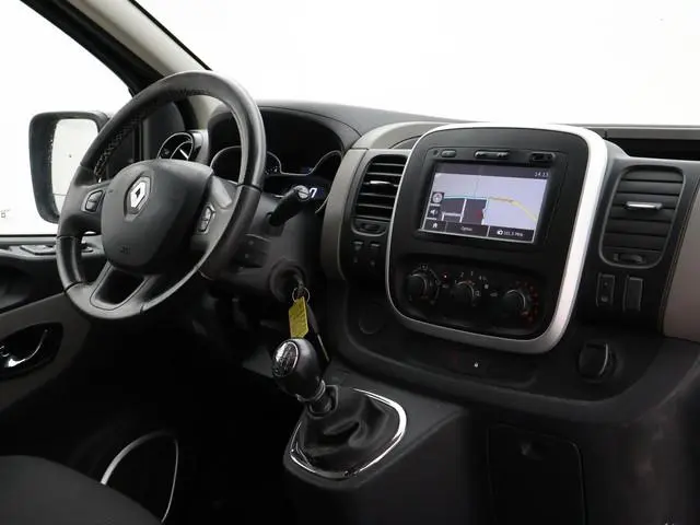 Renault Trafic 1.6 DCI 140 PK DUBBEL CABINE L2H1 + TREKHAAK / NAVIGATIE / LMV
