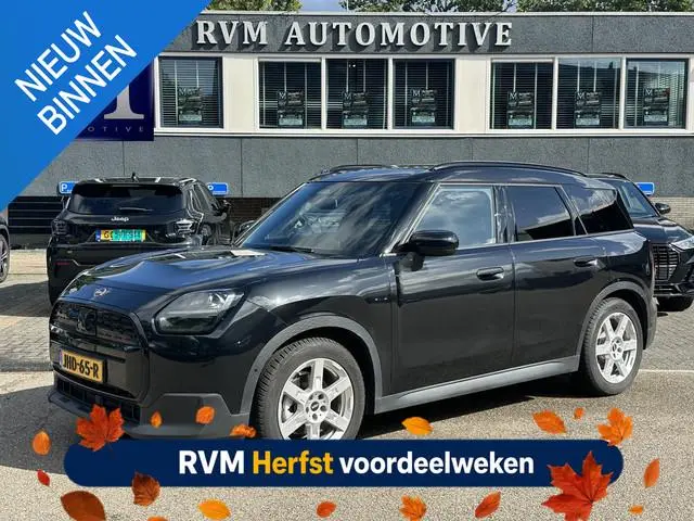 MINI Countryman E Blackyard 66.5 kWh SOH 100% | VAN: € 37.900,- VOOR: € 35.877,- UW HERFSTVOORDEEL:...